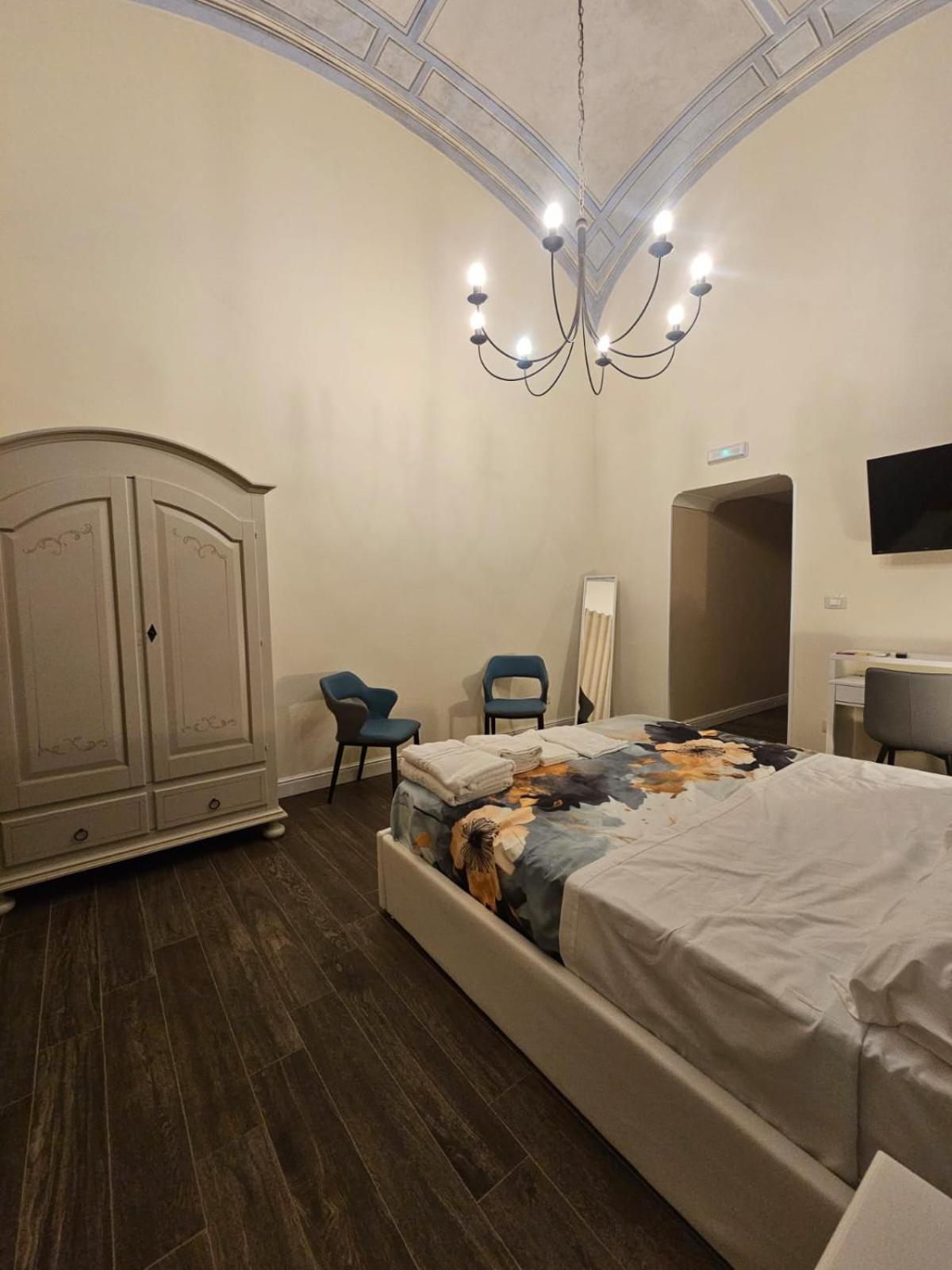 Bed and Breakfast Napoli The Charme Zewnętrze zdjęcie