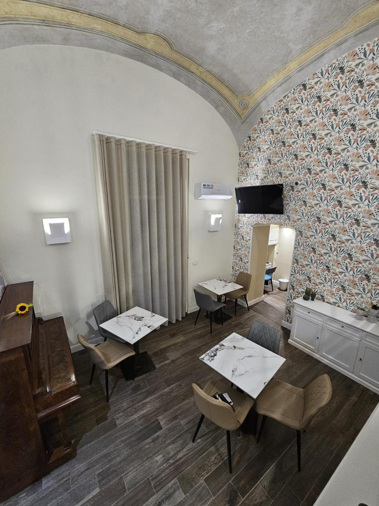 Bed and Breakfast Napoli The Charme Zewnętrze zdjęcie