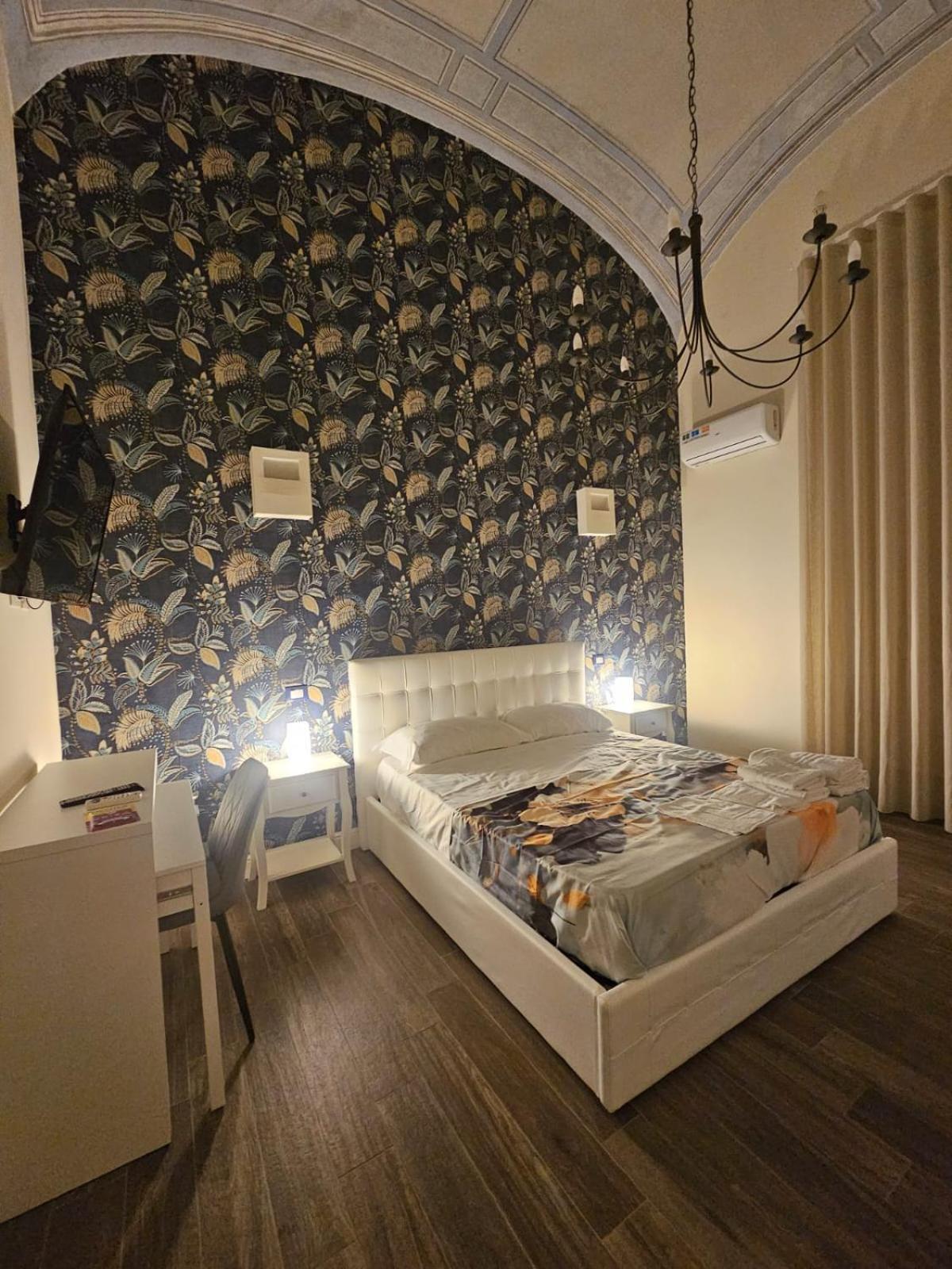 Bed and Breakfast Napoli The Charme Zewnętrze zdjęcie